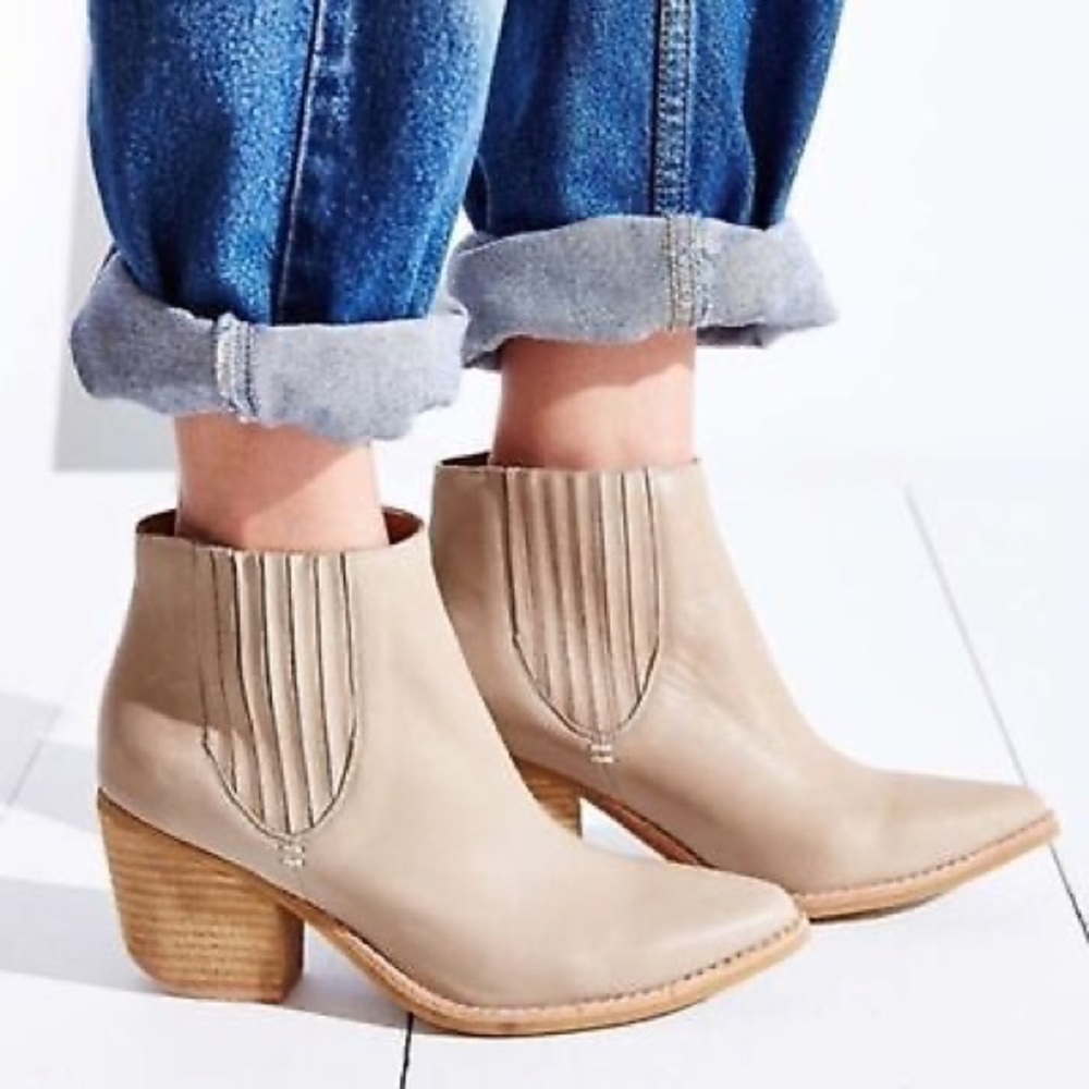 Jeffrey Campbell Rawlins western Bootie grey ankle pullover boot taupe